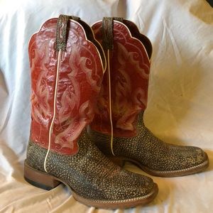 Red ariat cowboy boots